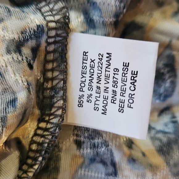 👚NOTATIONS ABSTRACT PRINT BLOUSE - Picture 9 of 9